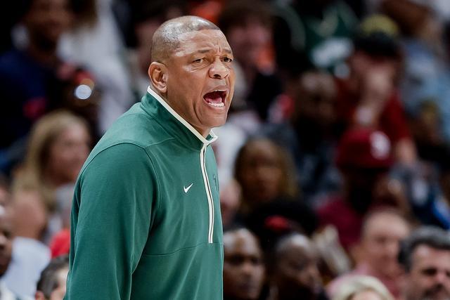 约基奇37+9+8掘金力克活塞 76人险胜爵士3连胜