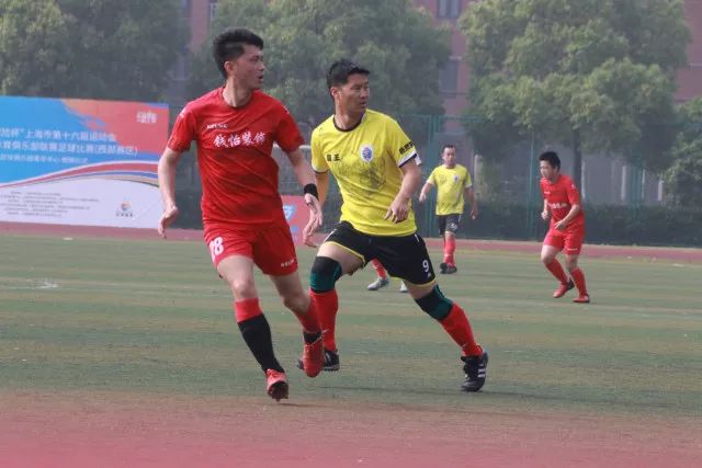 2026十堰马拉松鸣枪开跑 上万跑者领略“山水车城”